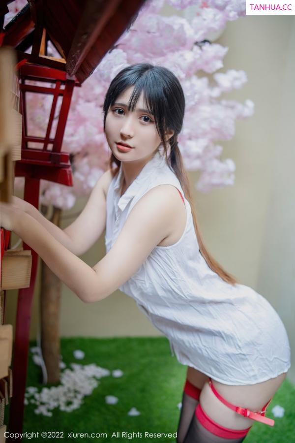 久久Aimee  [XiuRen]高清写真图 2022.04.27 No.4930 久久Aimee第12张图片